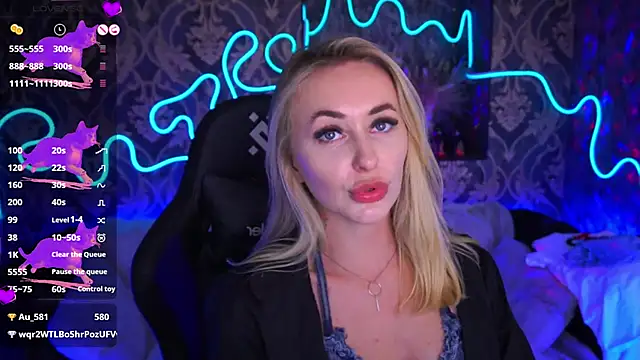 Snapshot of GraceCandy chatting on 02-08-25, 01:00 GraceCandy online show from 02-08-25, 01:00