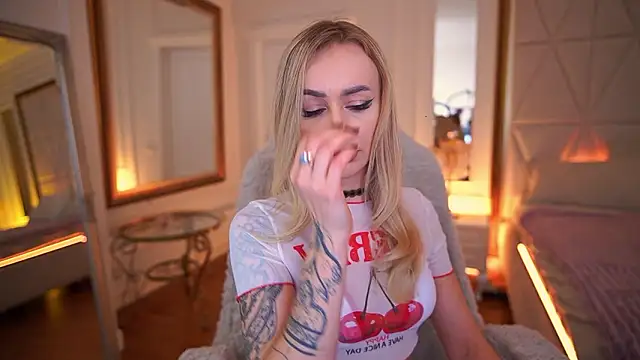 Snapshot of GraceCandy chatting on 02-07-26, 04:05 GraceCandy online show from 02-07-26, 04:05