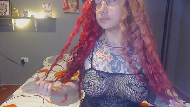 Snapshot of Tattoodreams_lucy chatting on 07-01-26, 05:12 Tattoodreams lucy online show from 07-01-26, 05:12