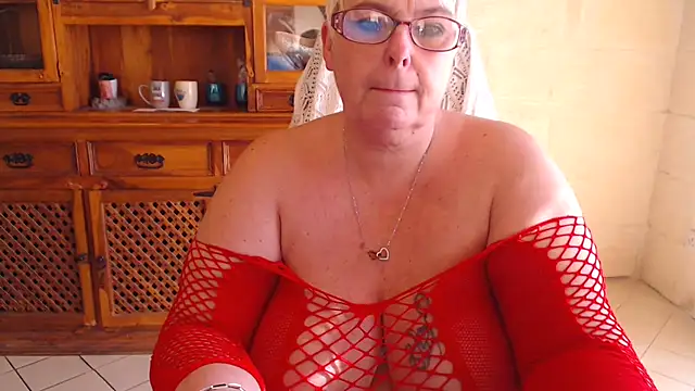 Snapshot of MISS_LINDAH chatting on 02-04-25, 09:49 MISS LINDAH online show from 02-04-25, 09:49