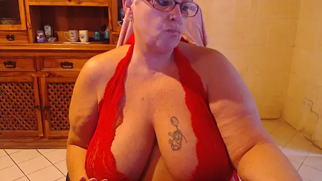 Snapshot of MISS_LINDAH chatting on 10-01-25, 05:13 MISS LINDAH online show from 10-01-25, 05:13