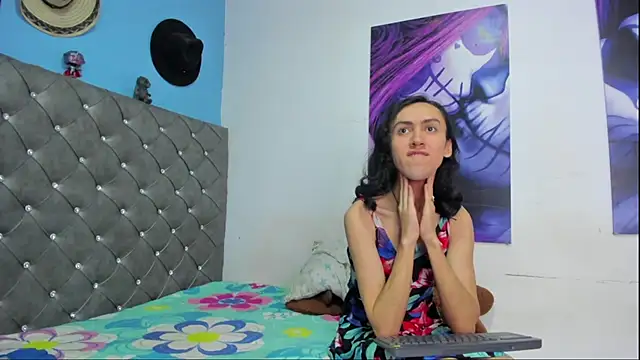 Snapshot of Karol_fenixx chatting on 09-20-25, 11:28 Karol fenixx online show from 09-20-25, 11:28