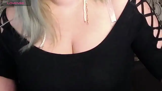 Snapshot of Nimphotease chatting on 10-02-25, 07:48 Nimphotease online show from 10-02-25, 07:48