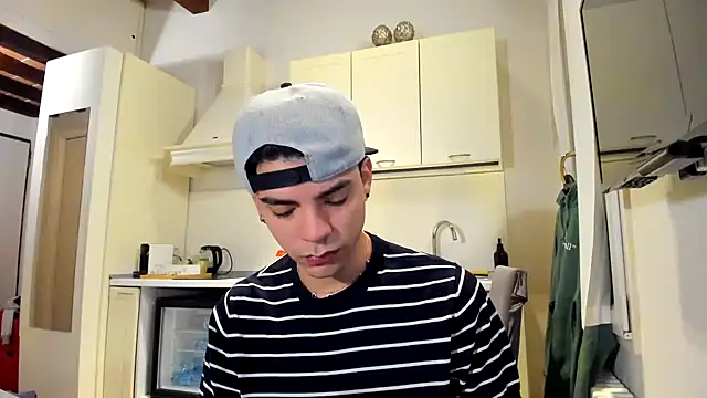 Snapshot of dylancrugerx chatting on 12-09-24, 08:12 dylancrugerx online show from 12-09-24, 08:12