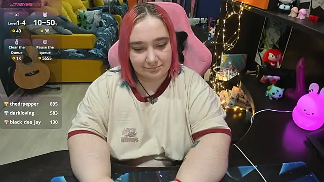 Softie Sofy online show from 02-13-25, 08:48