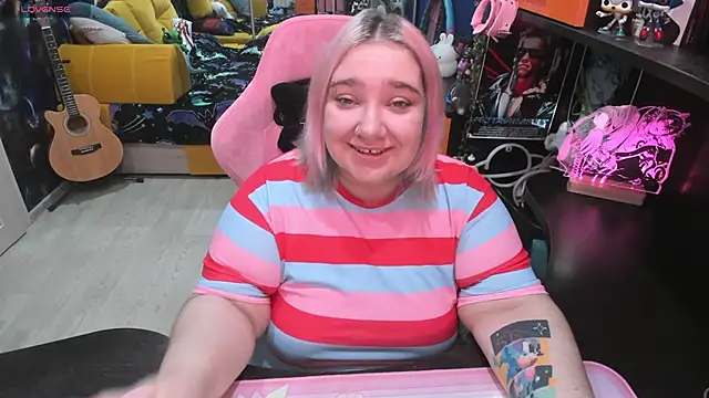 Softie Sofy online show from 09-25-25, 02:48