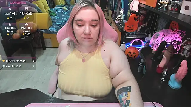 Softie Sofy online show from 10-25-25, 02:52