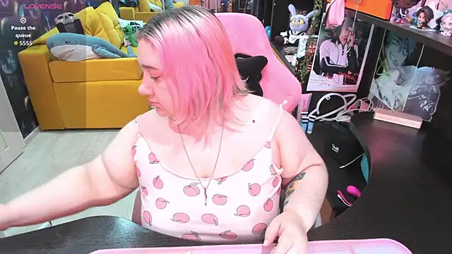 Softie Sofy online show from 06-19-26, 02:38