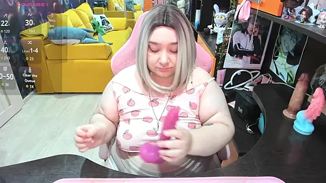 Softie Sofy online show from 06-28-26, 02:39