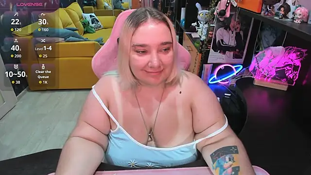 Softie Sofy online show from 07-21-26, 01:52