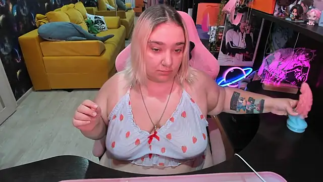Softie Sofy online show from 07-25-26, 02:09