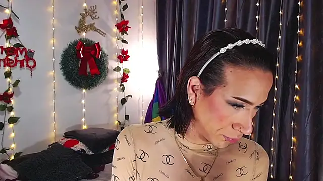 Snapshot of Kenisha_Sweet chatting on 12-10-24, 01:33 Kenisha Sweet online show from 12-10-24, 01:33