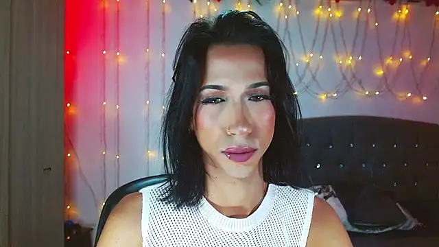 Snapshot of Kenisha_Sweet chatting on 03-08-25, 01:03 Kenisha Sweet online show from 03-08-25, 01:03