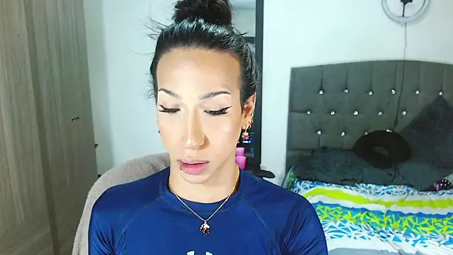 Snapshot of Kenisha_Sweet chatting on 09-19-25, 05:13 Kenisha Sweet online show from 09-19-25, 05:13