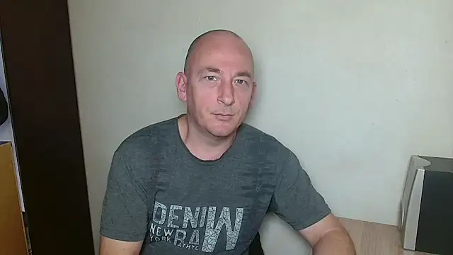 Johan   Barker online show from 12-15-25, 01:04