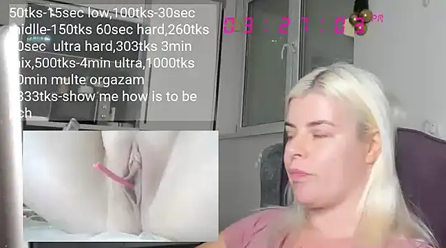 Snapshot of queenofthenighttt chatting on 12-06-24, 02:28 queenofthenighttt online show from 12-06-24, 02:28