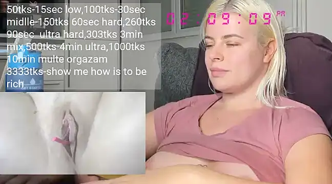 Snapshot of queenofthenighttt chatting on 12-26-24, 01:10 queenofthenighttt online show from 12-26-24, 01:10