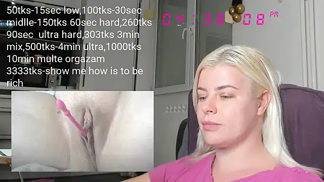 Snapshot of queenofthenighttt chatting on 02-01-25, 03:39 queenofthenighttt online show from 02-01-25, 03:39