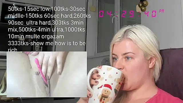 Snapshot of queenofthenighttt chatting on 02-08-25, 03:31 queenofthenighttt online show from 02-08-25, 03:31
