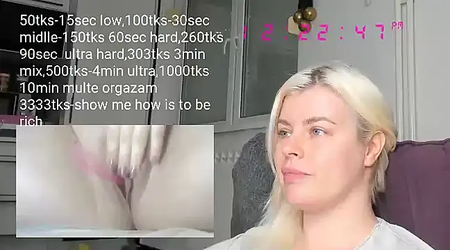 Snapshot of queenofthenighttt chatting on 02-22-25, 11:24 queenofthenighttt online show from 02-22-25, 11:24