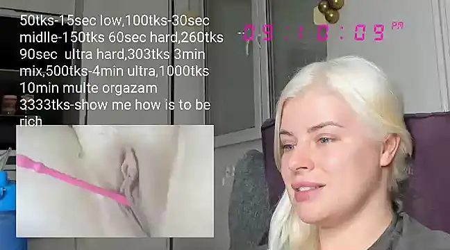 Snapshot of queenofthenighttt chatting on 02-26-25, 08:11 queenofthenighttt online show from 02-26-25, 08:11