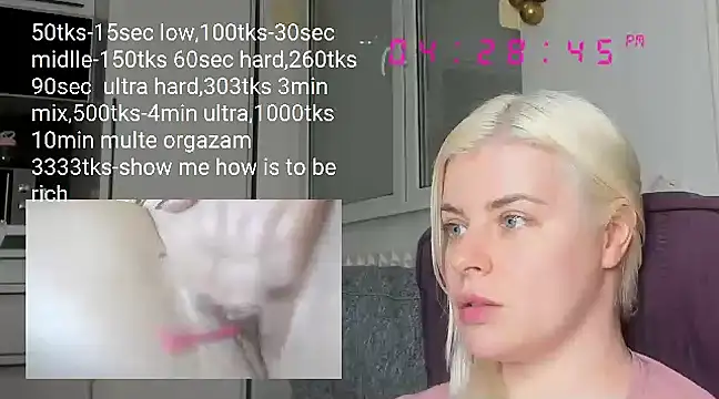 Snapshot of queenofthenighttt chatting on 03-05-25, 03:29 queenofthenighttt online show from 03-05-25, 03:29