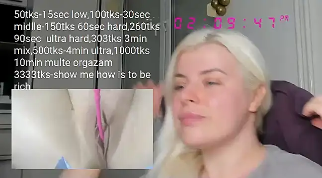 Snapshot of queenofthenighttt chatting on 03-10-25, 01:10 queenofthenighttt online show from 03-10-25, 01:10