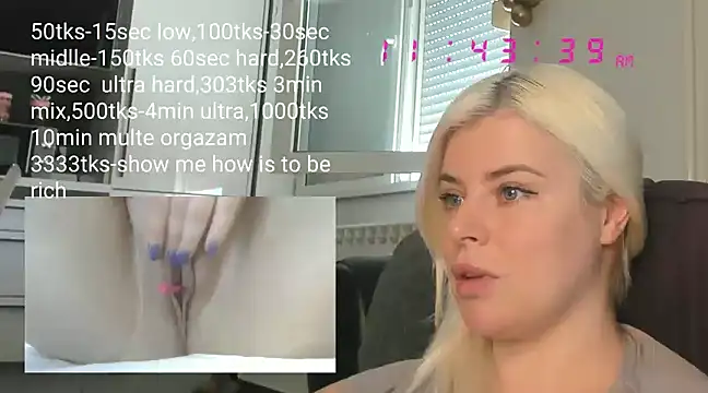 Snapshot of queenofthenighttt chatting on 03-19-25, 10:44 queenofthenighttt online show from 03-19-25, 10:44