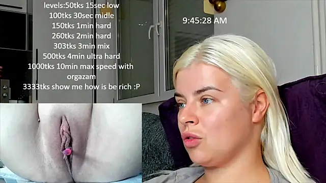 Snapshot of queenofthenighttt chatting on 10-17-25, 07:44 queenofthenighttt online show from 10-17-25, 07:44