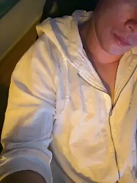 Snapshot of Tmissmag chatting on 11-30-25, 11:47 Tmissmag online show from 11-30-25, 11:47