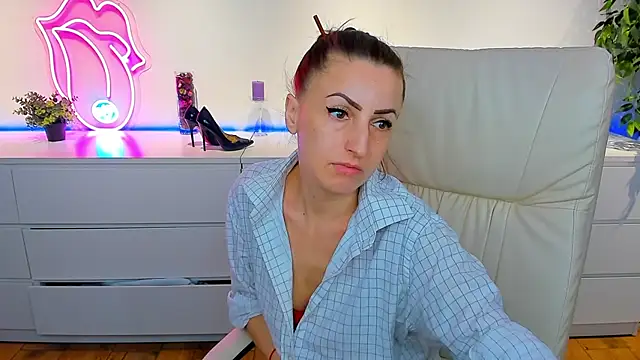 Rebecca Diamond online show from 02-23-25, 06:17