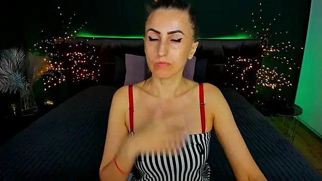 Rebecca Diamond online show from 09-22-25, 05:31