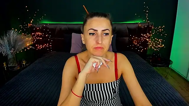 Rebecca Diamond online show from 09-25-25, 05:44