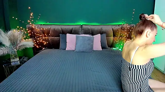 Rebecca Diamond online show from 03-17-26, 06:28