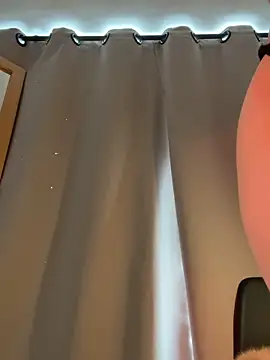 curchez  online show from 11-13-25, 07:13