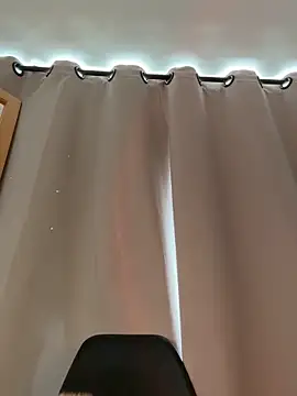 curchez  online show from 11-21-25, 05:11