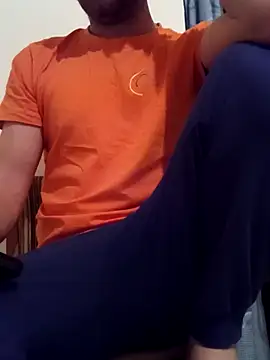 Snapshot of Rolandxxxr chatting on 01-10-25, 10:25 Rolandxxxr online show from 01-10-25, 10:25