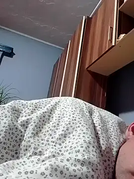 Snapshot of Rolandxxxr chatting on 03-09-25, 11:46 Rolandxxxr online show from 03-09-25, 11:46