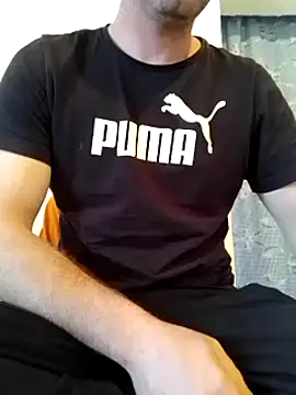 Snapshot of Rolandxxxr chatting on 03-11-25, 07:04 Rolandxxxr online show from 03-11-25, 07:04