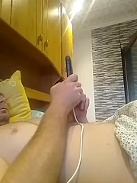 Snapshot of Rolandxxxr chatting on 11-03-25, 01:23 Rolandxxxr online show from 11-03-25, 01:23