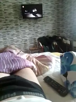 Snapshot of Rolandxxxr chatting on 02-15-26, 11:52 Rolandxxxr online show from 02-15-26, 11:52