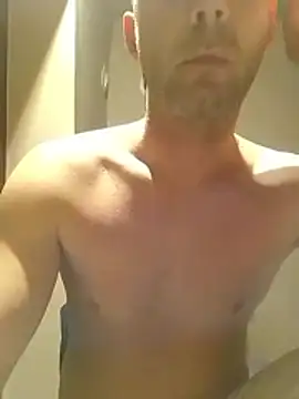 Snapshot of Rolandxxxr chatting on 02-23-26, 08:17 Rolandxxxr online show from 02-23-26, 08:17