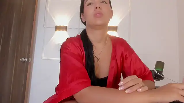 Snapshot of Hanna_Risso chatting on 05-22-26, 06:02 Hanna Risso online show from 05-22-26, 06:02