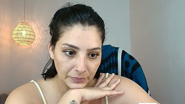 Snapshot of YummyAnna_ chatting on 05-13-26, 08:06 YummyAnna online show from 05-13-26, 08:06
