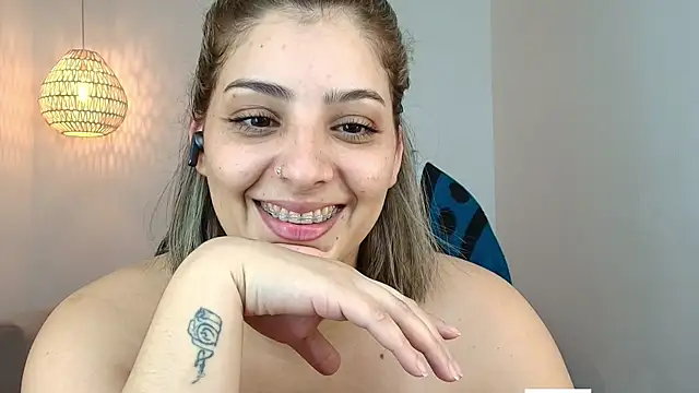 Snapshot of YummyAnna_ chatting on 05-20-26, 08:04 YummyAnna online show from 05-20-26, 08:04