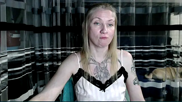 cold lollipop online show from 11-10-25, 06:18