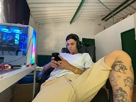 Max TheHorseDick online show from 04-02-26, 04:48