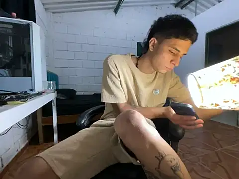 Max TheHorseDick online show from 04-28-26, 12:31