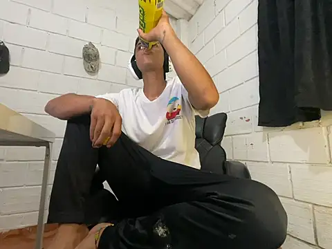 Max TheHorseDick online show from 06-19-26, 02:05