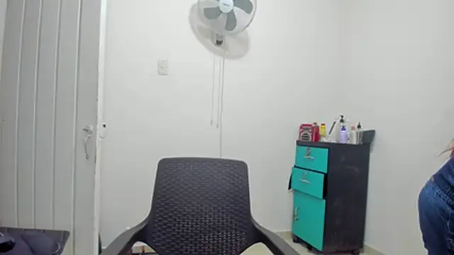 HUGEBOOBS MILF online show from 05-26-26, 12:45